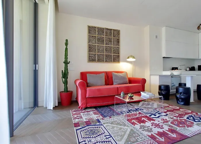 Luxury Domus 1 *